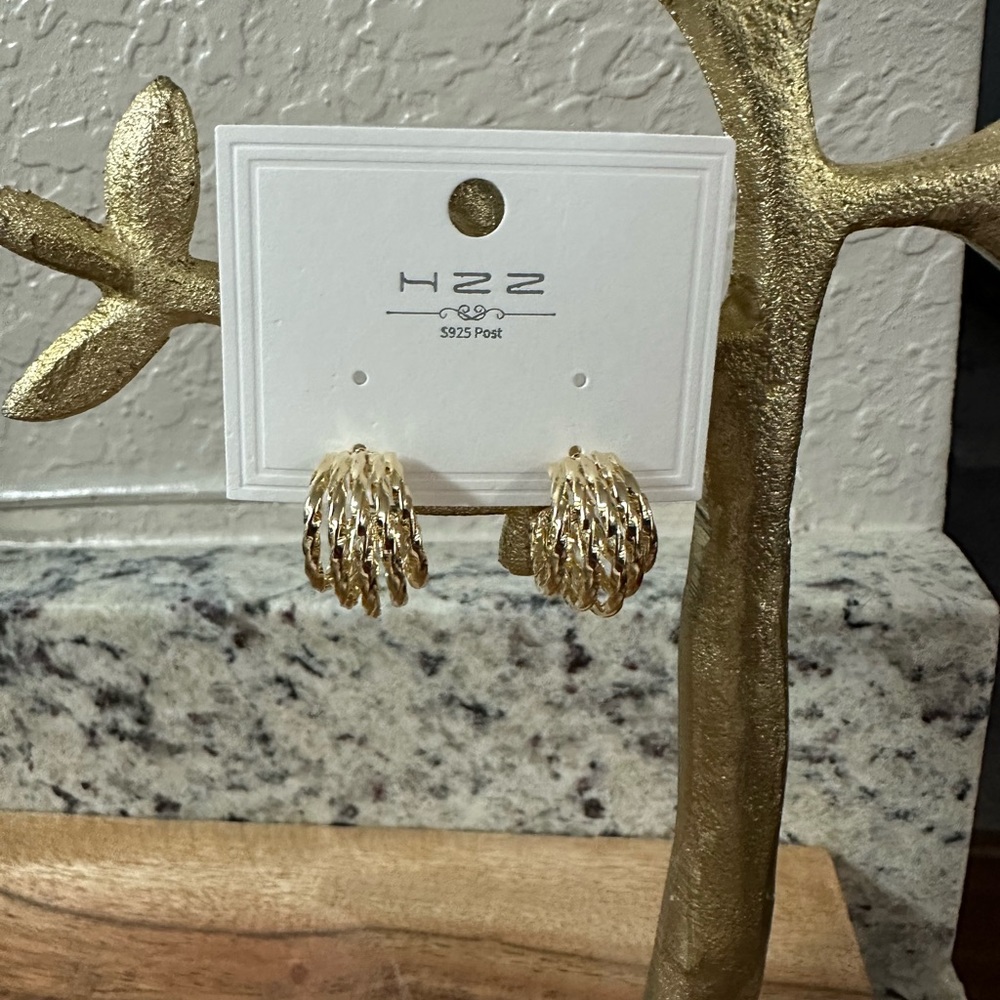Gold color Circle earrings